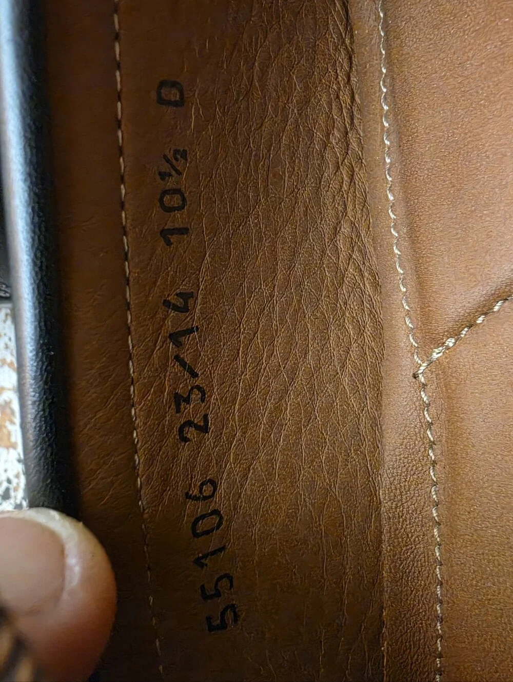 Allen Edmonds small signs